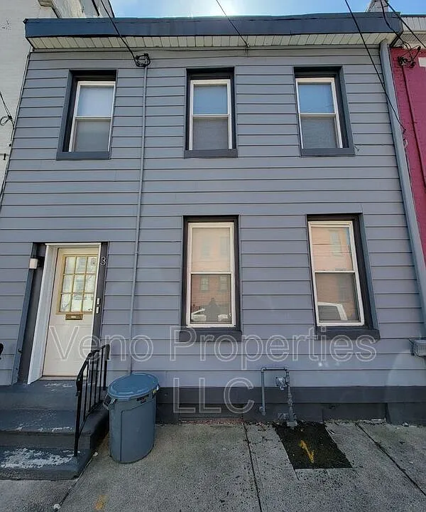 3 Ashland Pl #2