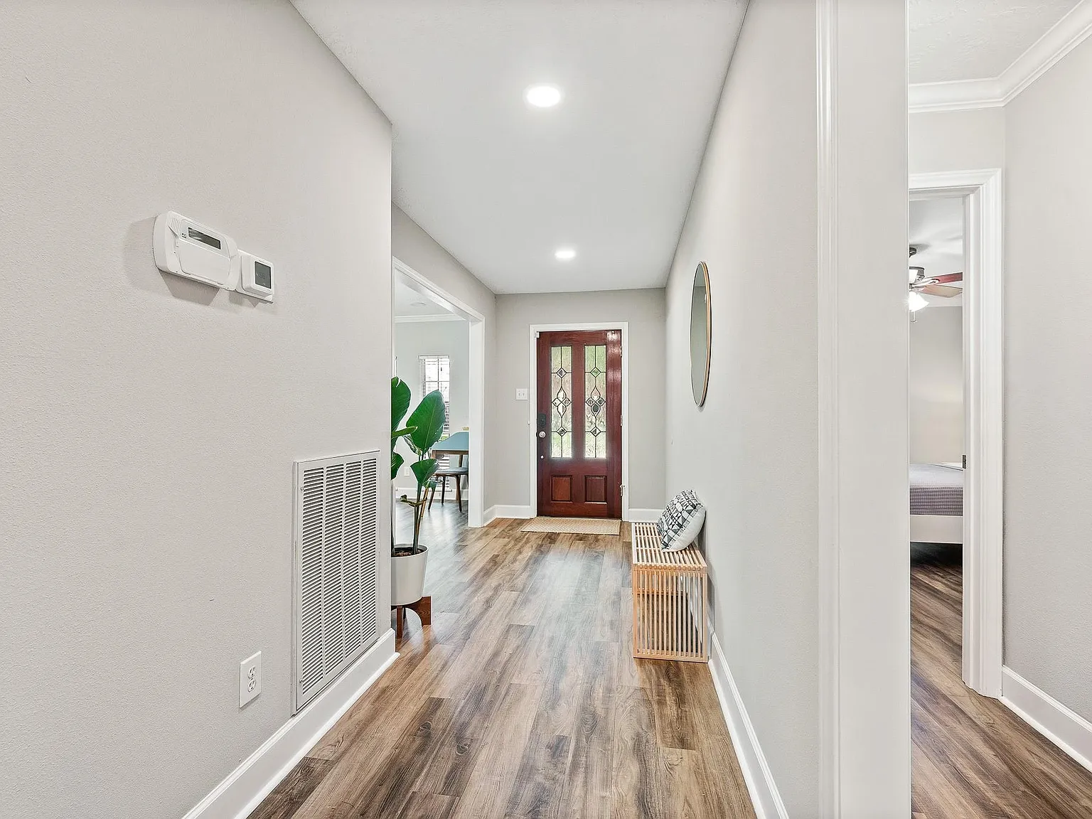 3 bed, 2.0 bath, 1995 sqft, $2,450 — Photo 3