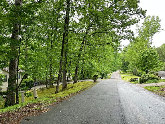 5th image of 4038 Country Ln