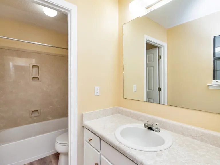 3057 Brookline Dr W — Photo 7