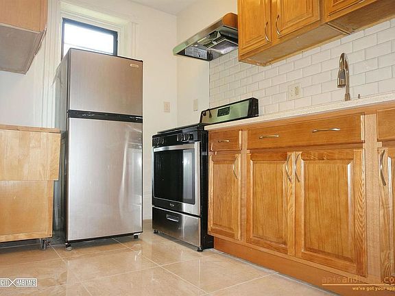 5th image of 746 Halsey St #2