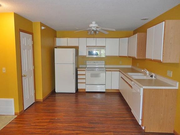 4th image of 3840 Creek Hill Dr