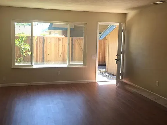 711 Lincoln Ave — Photo 2