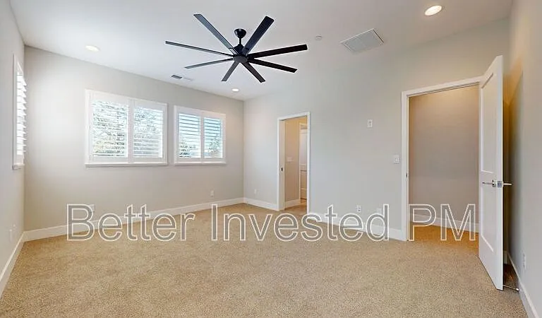 1437 Oak Cir — Photo 30