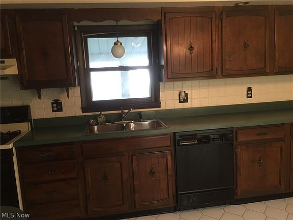 3rd image of 108 Birch Dr