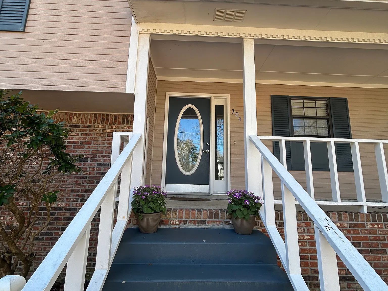 3 bed, 1700 sqft, $1,950 — Photo 2