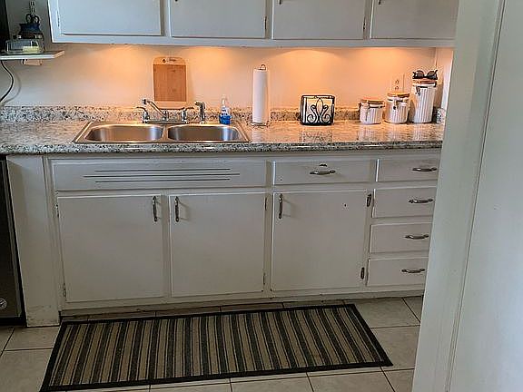 Granite-Look Countertops.