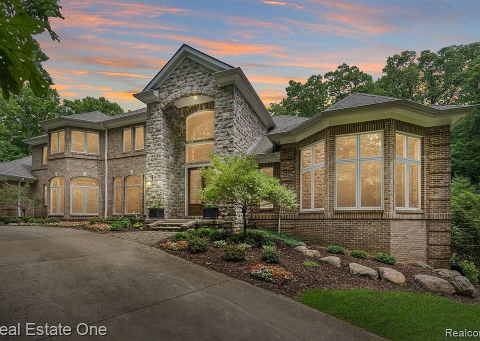 1420 Barrwood Trl, Oxford, MI 48371 MLS 20230006591 Zillow