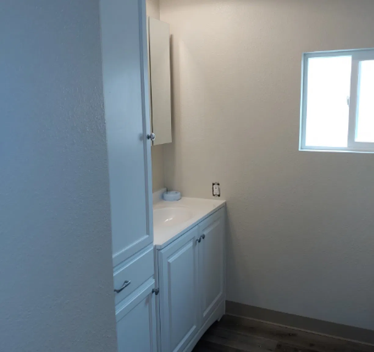 1 bed, 560 sqft, $2,050 — Photo 3