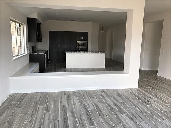 5th image of 808 Woodmark Dr