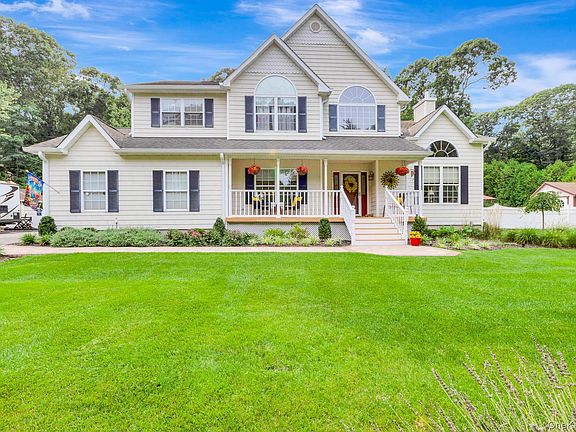 2nd image of 2835 N Wading River Road