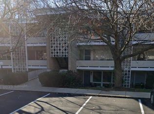 7531 Spring Lake Dr, Bethesda, MD 20817