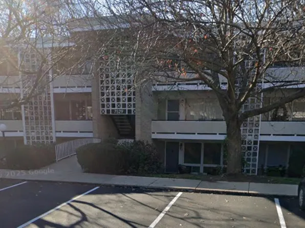 7531 Spring Lake Dr, Bethesda, MD 20817
