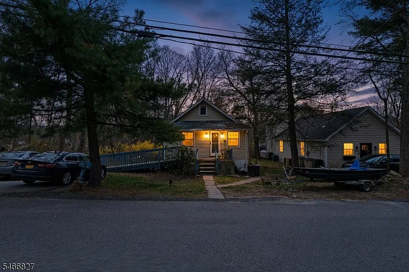 3 bed, 2.5 bath, 980 sqft, $2,200 — Photo 2