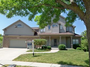 396 Pheasant Ridge Ct, Lindenhurst, IL 60046