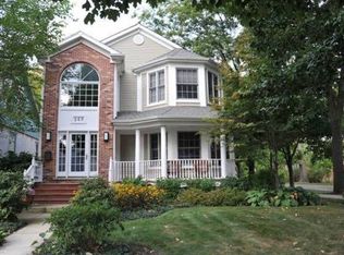 269 Wood Ct, Wilmette, IL 60091