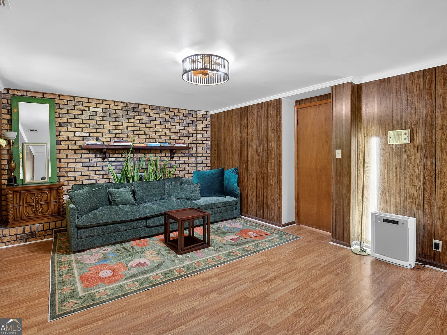 2 bed, 1.0 bath, 1147 sqft, $1,300 — Photo 3