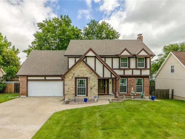 3904 NE 63rd St, Gladstone, MO 64119