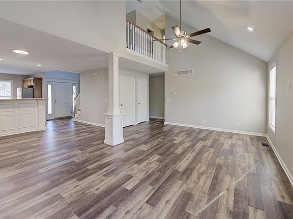 3rd image of 1721 Collins Dr