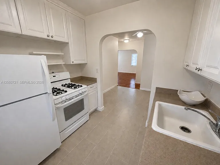 7407 Byron Ave #3 — Photo 18