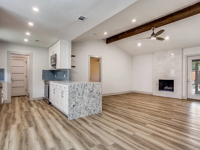N Cypress Cir — Photo 1