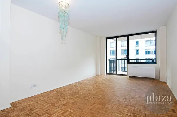 Rented by Plaza Real Estate Group | media 22