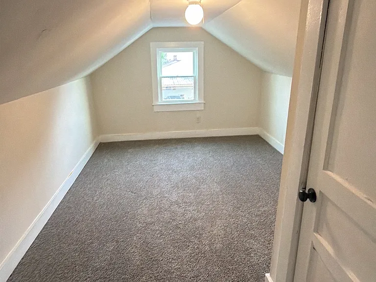 1108 Elliston St — Photo 11