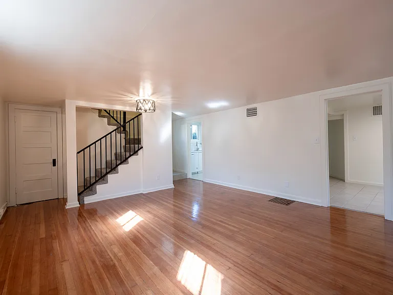 1621 E Princeton Ave — Photo 22