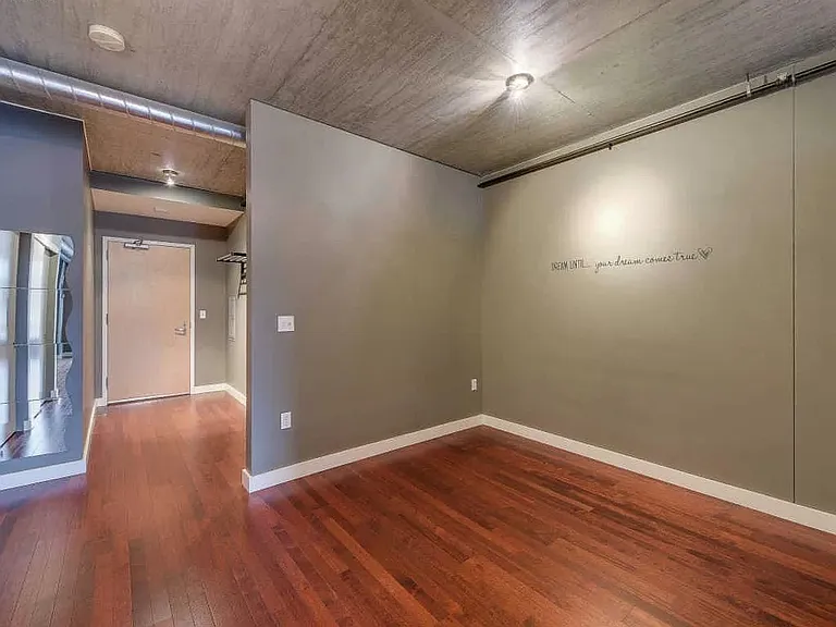 1926 W Burnside St #704 — Photo 11