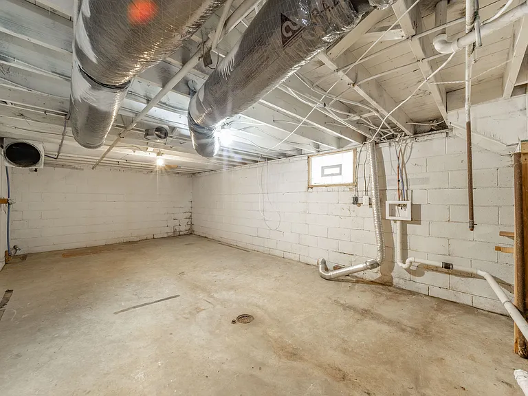 4326 Crittenden Ave #4326 — Photo 16