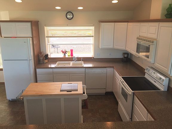 4th image of 7054 SE Bellevue St