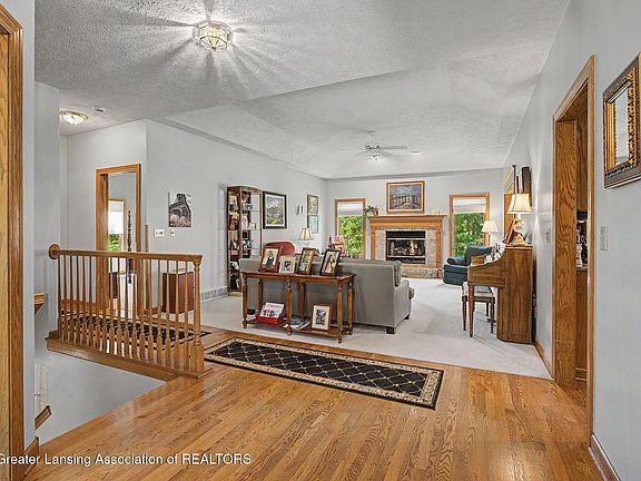 5th image of 3991 White Pine Dr