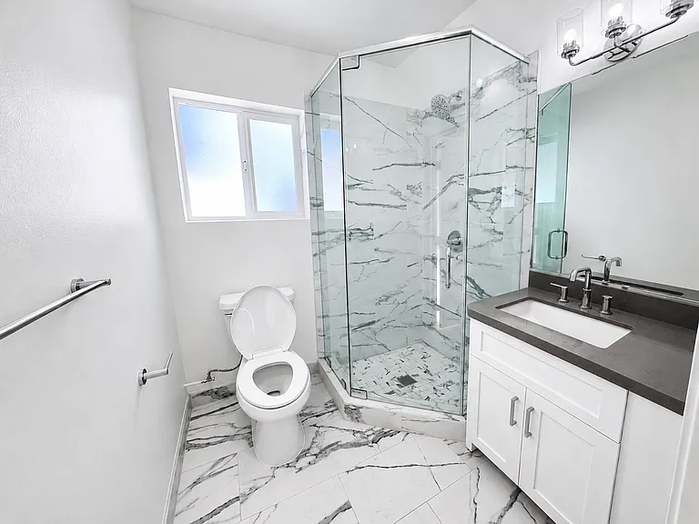 1819 Westholme Ave — Photo 20