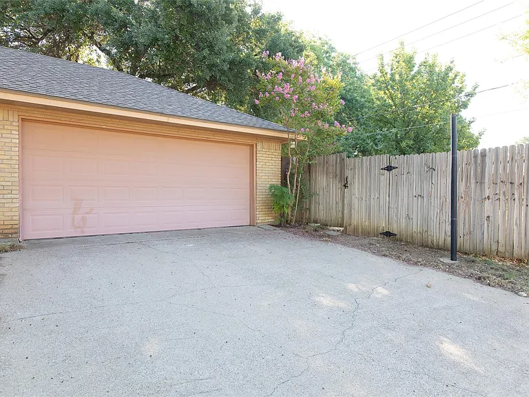 918 Tulane Dr — Photo 26