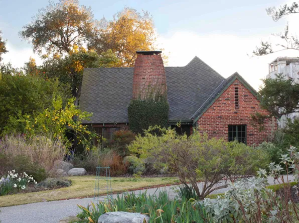 1296 E Woodbury Rd, Pasadena, CA 91104