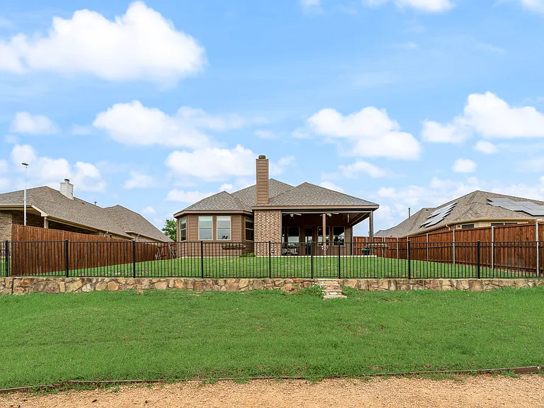 2112 Benjamin Creek Dr — Photo 46