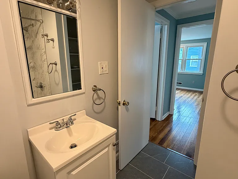 50 Lincoln Ave #1-R — Photo 11