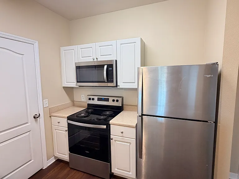 1700 Villa Capri Cir #213 — Photo 7