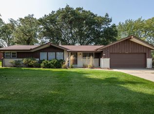 6995 N Beech Tree Dr, Glendale, WI 53209