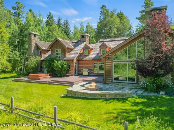 3265 Teton Pines Dr, Wilson, WY 83014