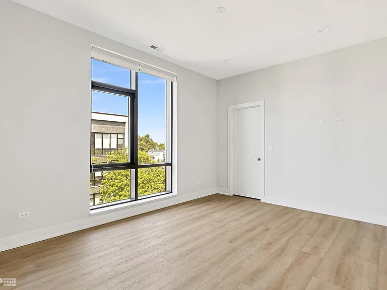 3207 N Lawndale Ave #203 — Photo 18