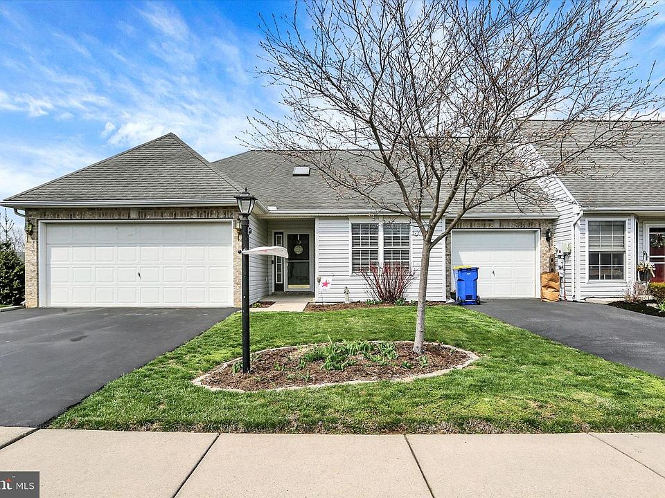 1st image of 13 Ridgeway Dr