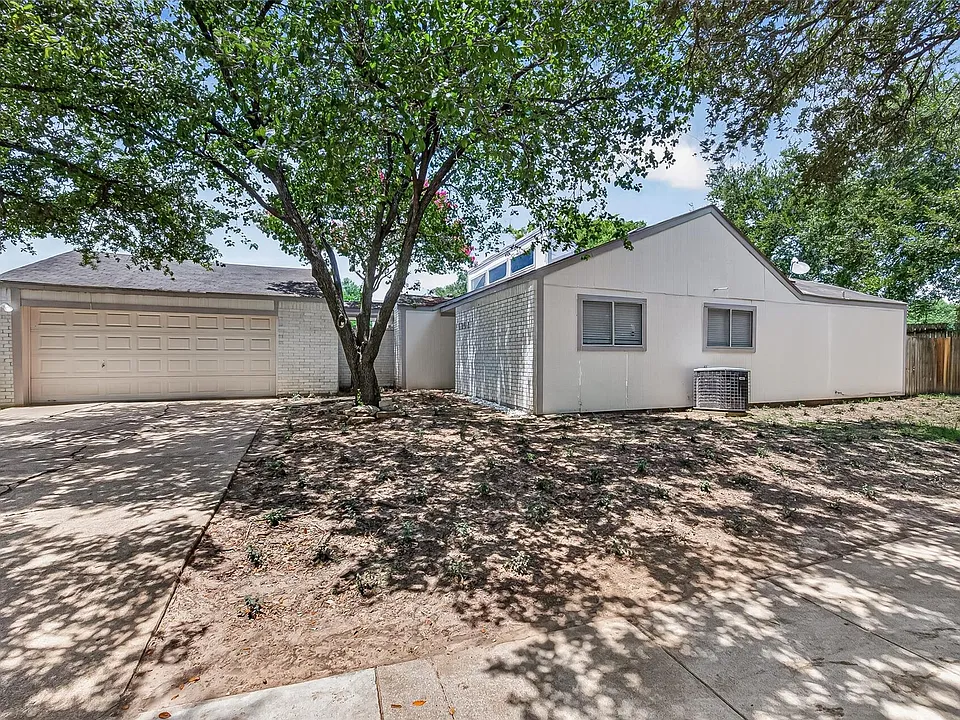 11202 Bandlon Dr