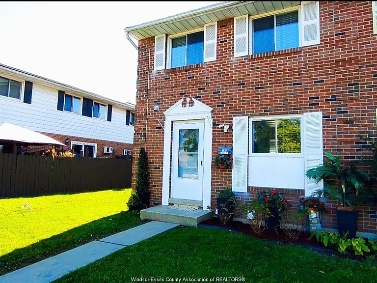 3049 Meadowbrook Ln #29 — Photo 1