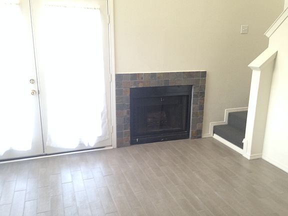 Living Rm with patio door