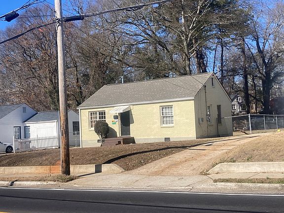 2nd image of 3039 Washington Rd