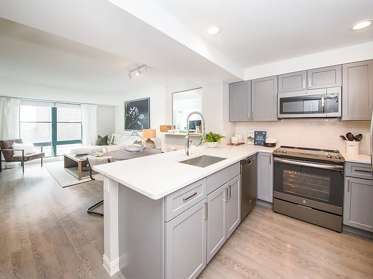 Cambridge Park Apartments — Photo 8