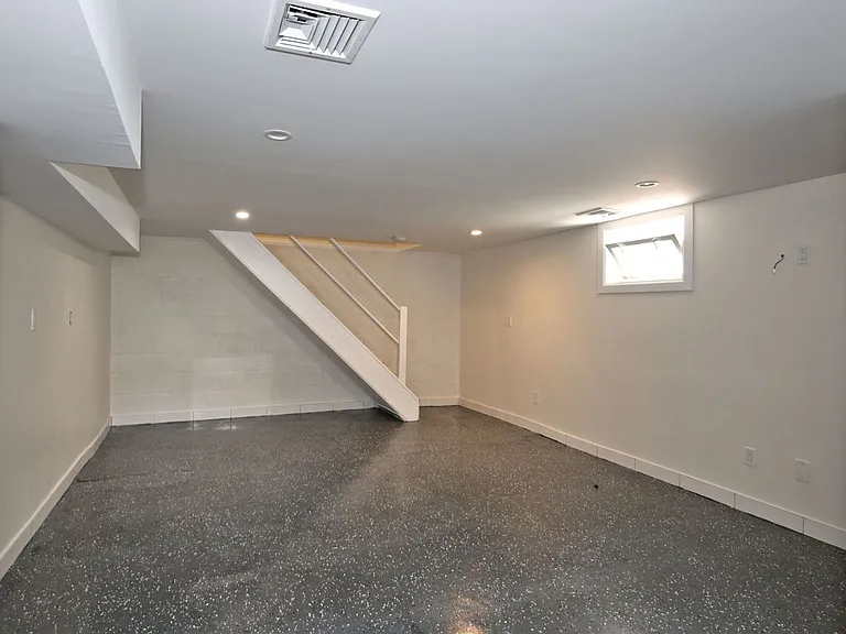 139 Waverly Ave #1 — Photo 7