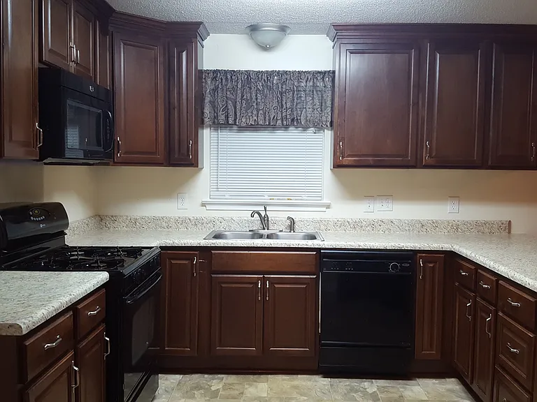 608 N Valley Dr — Photo 21