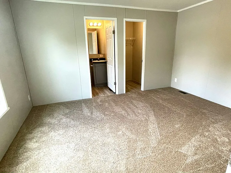 473 Linda Ln — Photo 11